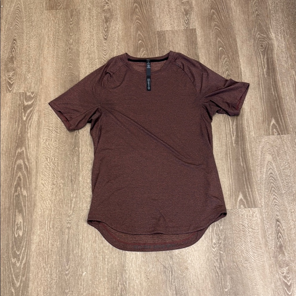 Men's Dark Purple/Red Lululemon Short Sleeve Shirt